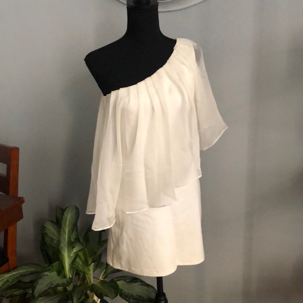 White one shoulder dress with sheer overlay 🔥